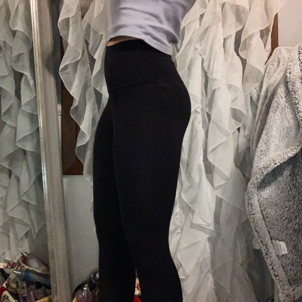 23” capri lululemon leggings! - Picture 4 of 4